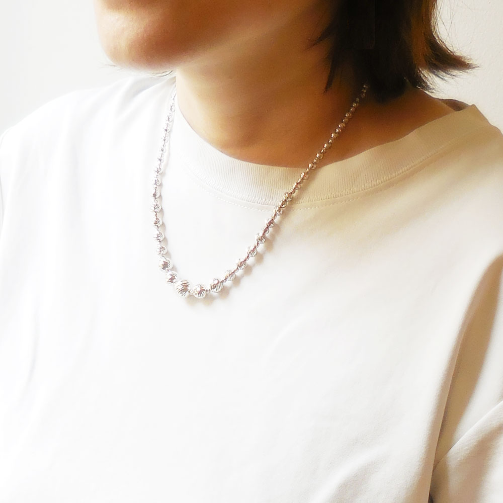 シルバー：カットボールネックレス