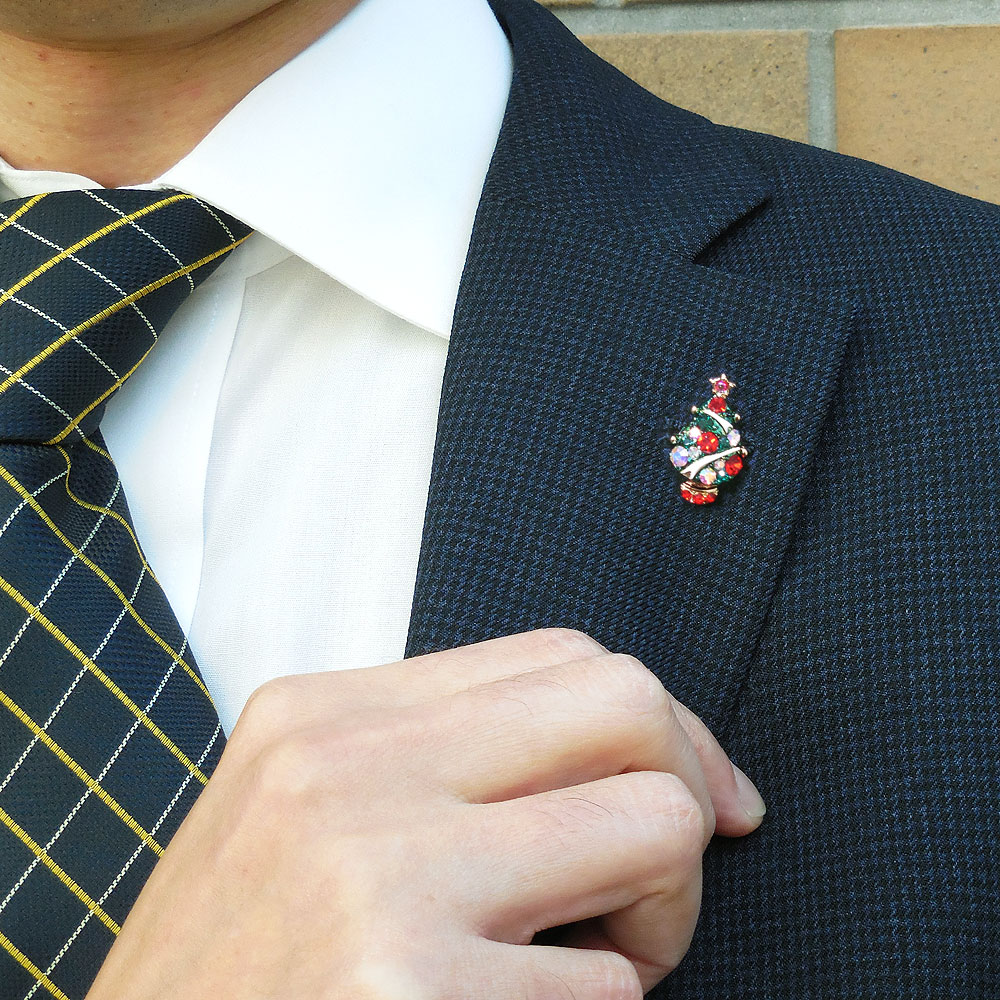 クリスマスツリーのピンブローチ