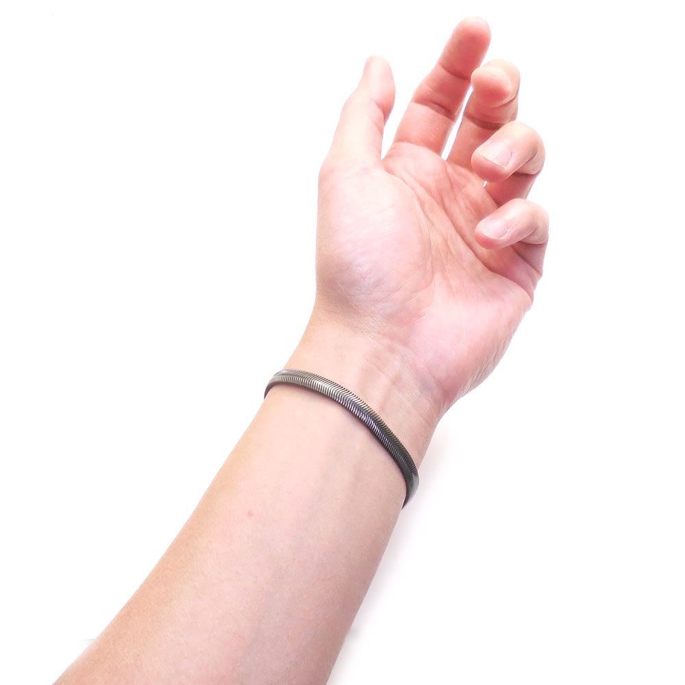 シルバーブレスレット：平スネークチェーン