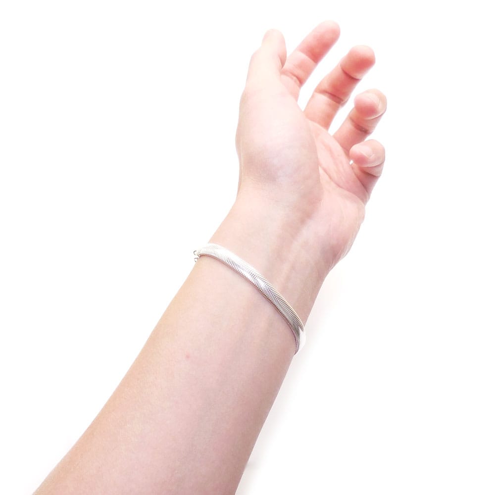 シルバーブレスレット：平スネークチェーン