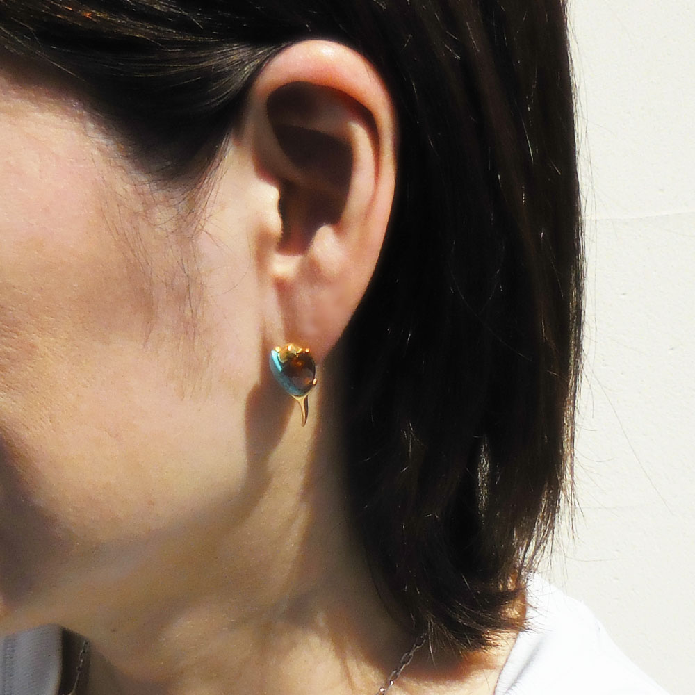 シルバーピアス：琥珀