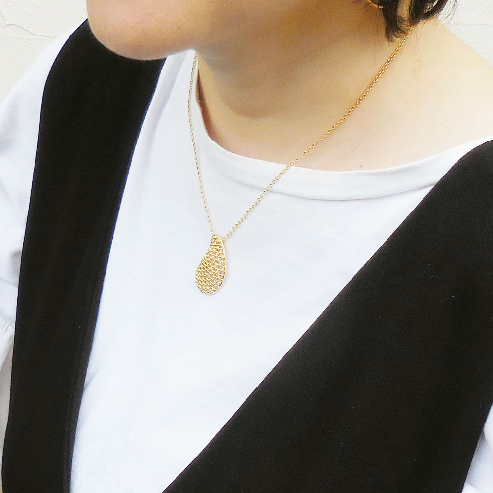 シルバーペンダントネックレス：メッシュドロップ