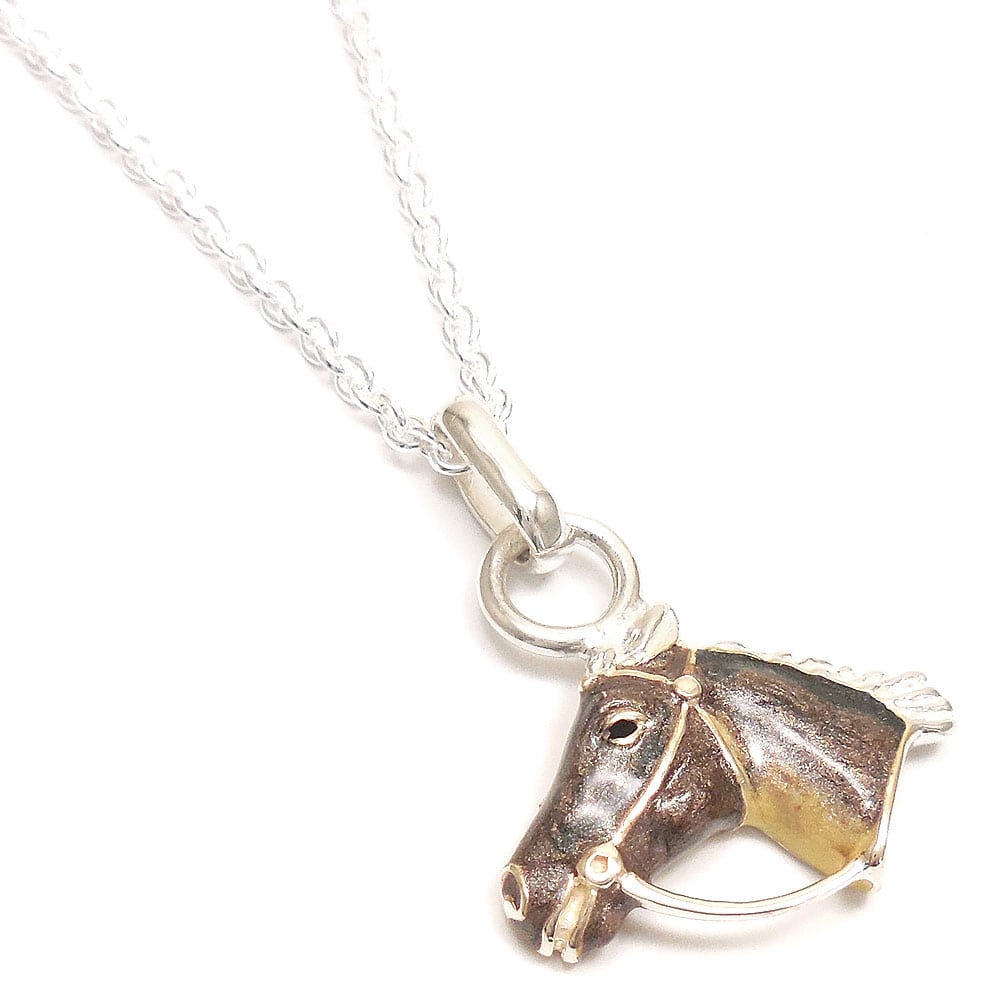 馬のシルバーネックレス