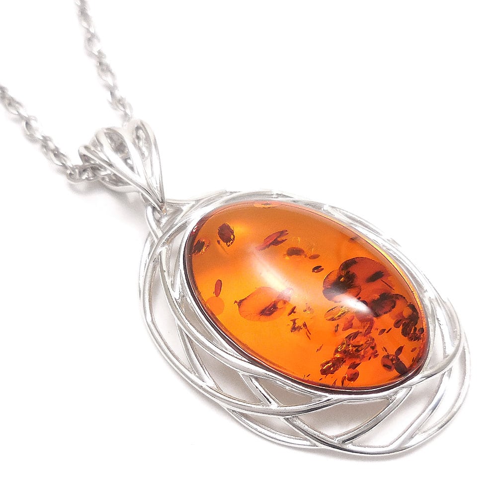 シルバーペンダントネックレス：琥珀