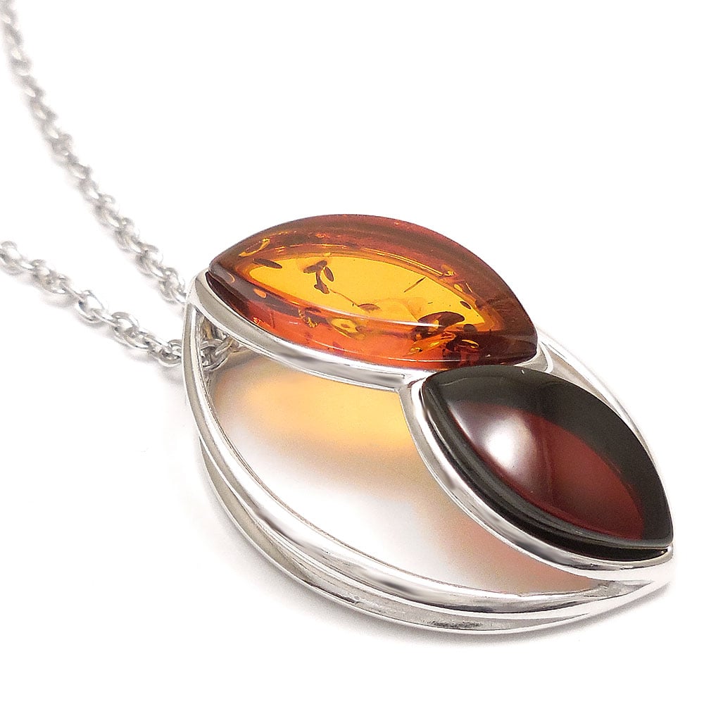 シルバーペンダントネックレス：琥珀