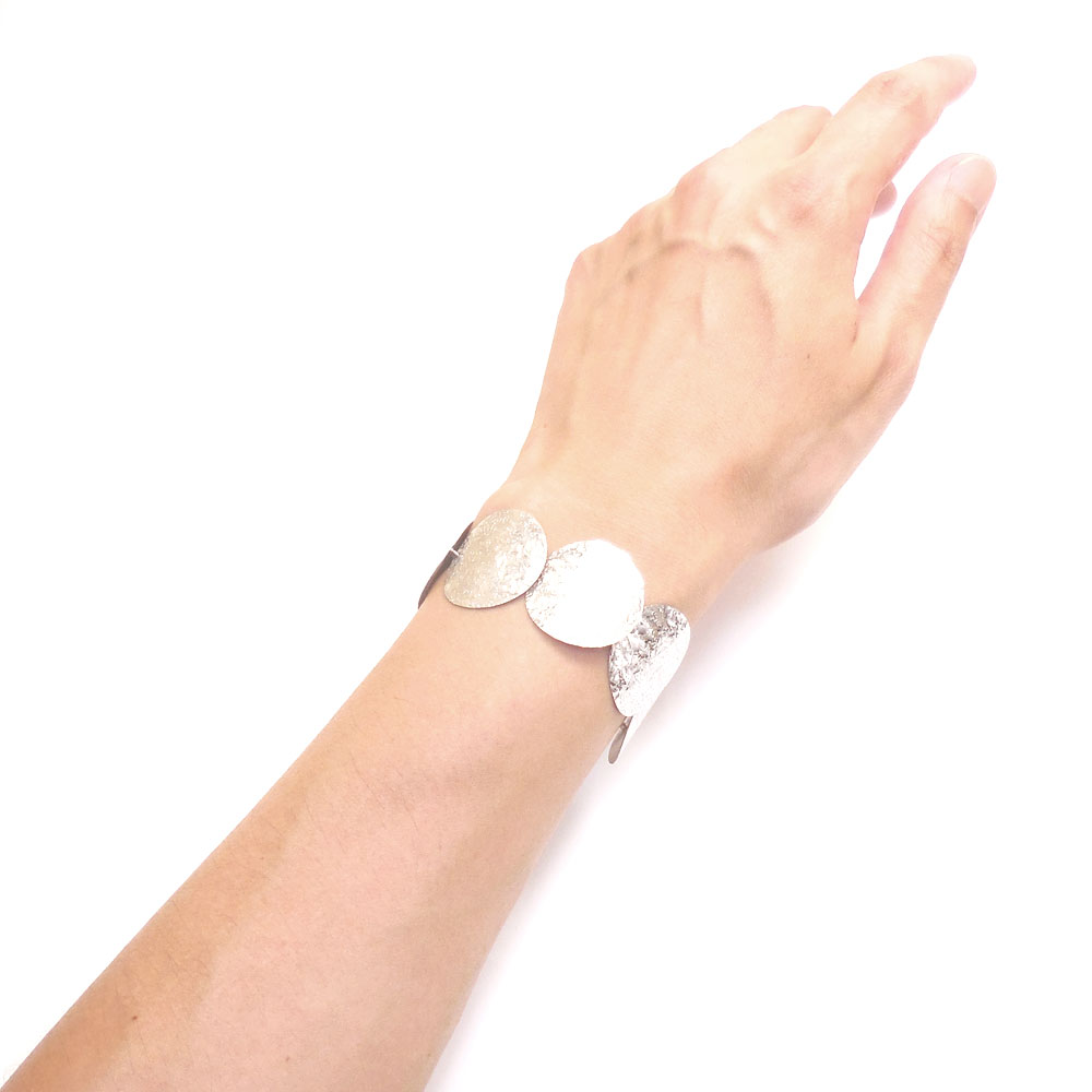 シルバーブレスレット：ラウンドプレート