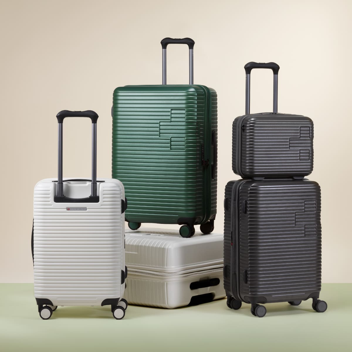 SWISS MILITARY[スイスミリタリー] スーツケース MOTIVAN[モティバン] カーボングレー LLサイズ 大型 1週間以上 75cm 99/113L 5cm拡張 TSAロック スーツケースカバー・ネームタグ付 (SM-H328P GRAY) カーボングレー LLサイズ