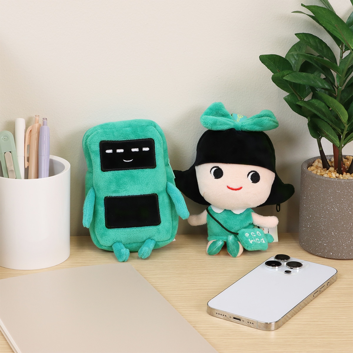 MagMoji Wallet×ecorica ポーチ エコリカちゃん MagSafe対応 スマホポーチ MagSafe非対応機種用メタルリング付属 マスコット ぬいぐるみ グリーン L_MW_MSC_EC