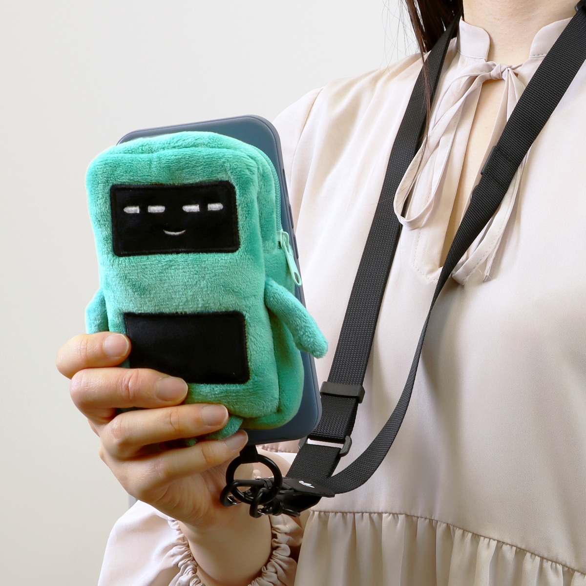 MagMoji Wallet×ecorica ポーチ 回収箱男 MagSafe対応 スマホポーチ MagSafe非対応機種用メタルリング付属 マスコット ぬいぐるみ グリーン L_MW_MSC_RE