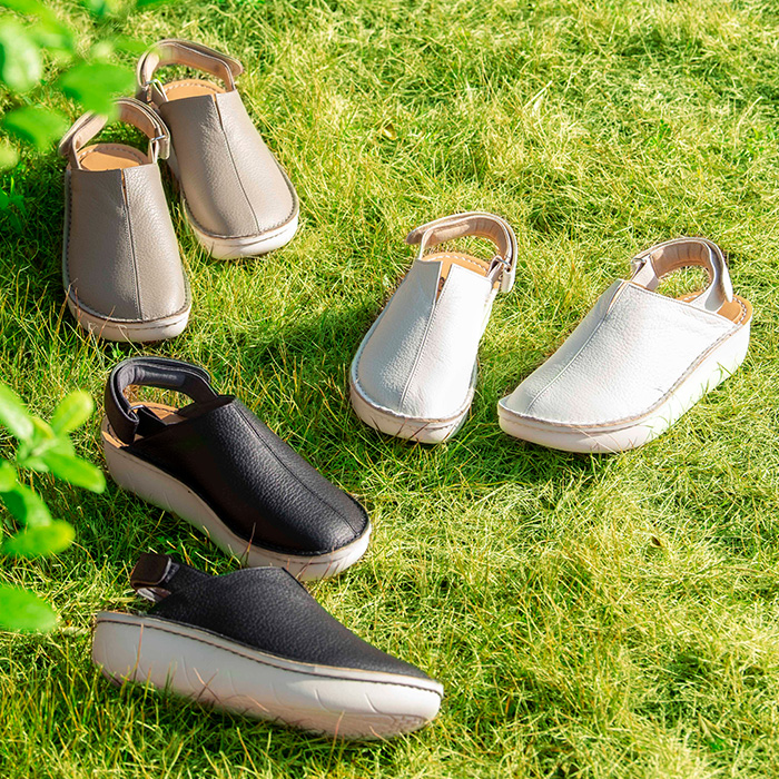 カラーは、ブラック、グレージュ、アイボリーの3色。