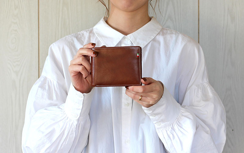 MILAGRO タンポナートレザー・2つ折り財布 ボックス小銭入れ付き