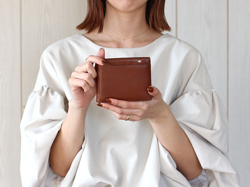 MILAGRO・イタリアンレザー2つ折り財布 BOX小銭入れ付き