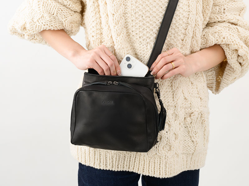 ANON ナチュラルレザー・スモールショルダーバッグ