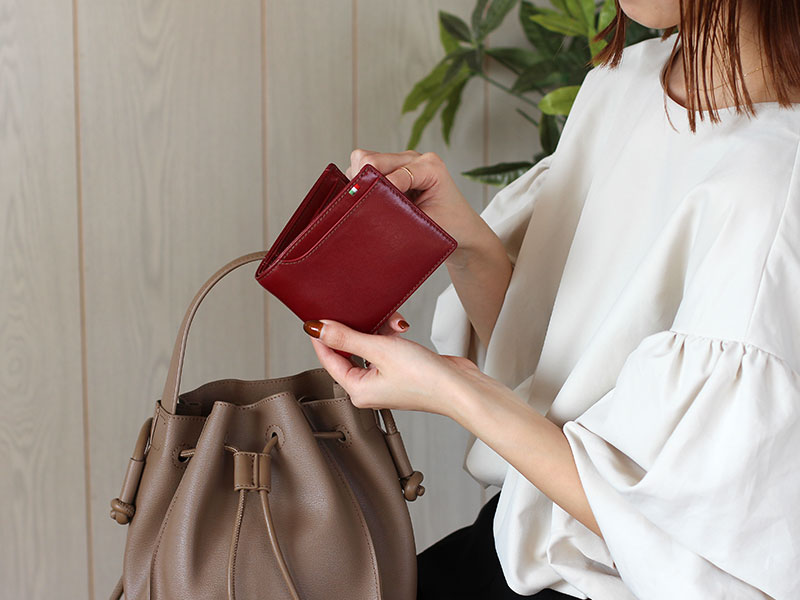 MILAGRO・イタリアンレザー2つ折り財布 BOX小銭入れ付き