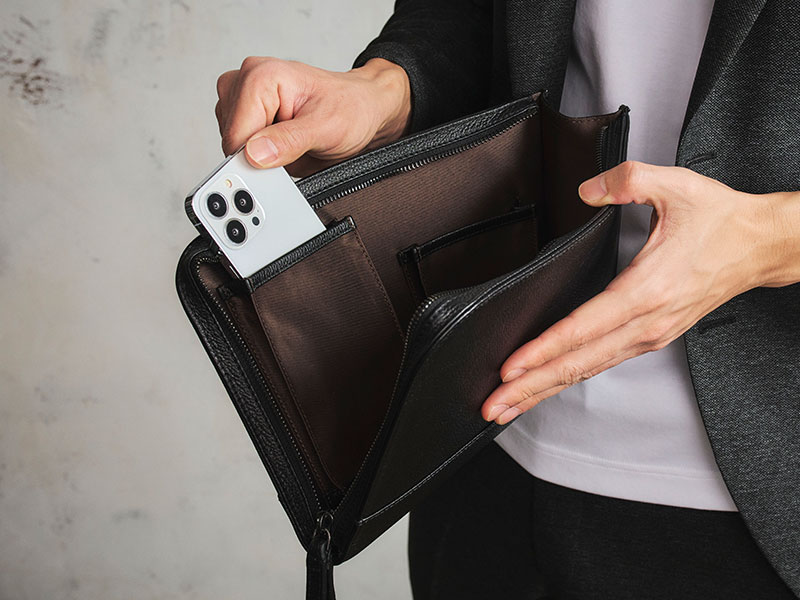 MILAGRO 紳士用シュリンクレザー・クラッチバッグ