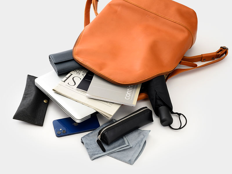 ANON ナチュラルレザー・バックパック