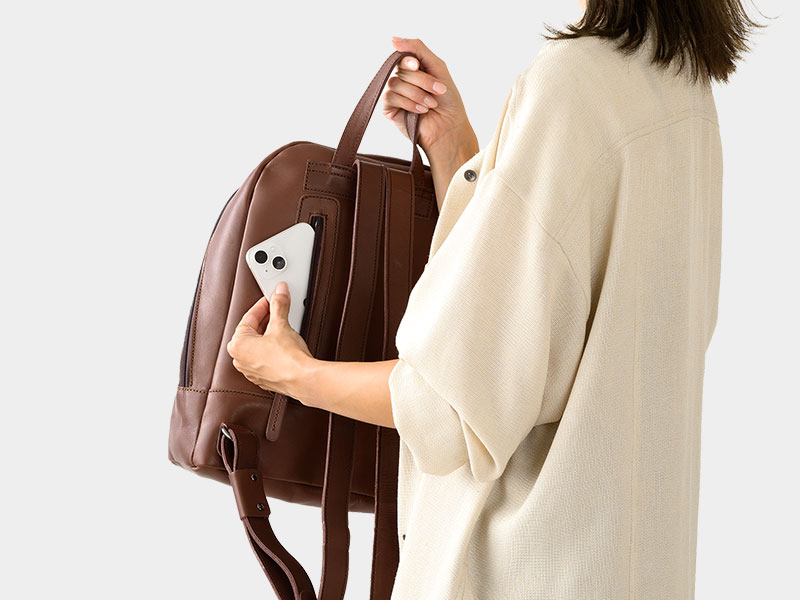 ANON ナチュラルレザー・ミニバックパック